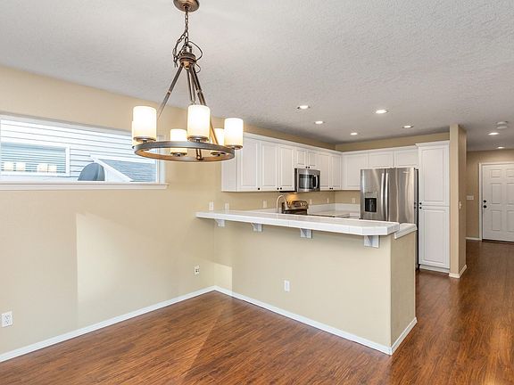 3rd image of 1447 NE Glen Ellen Dr