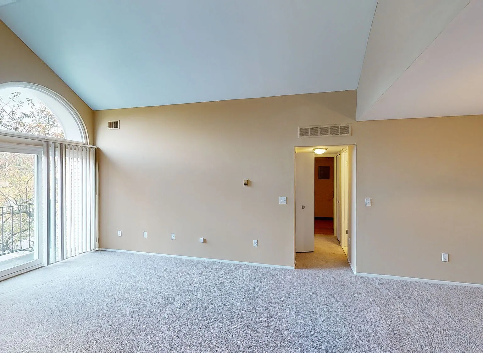 Heights of Novi Apartments — Photo 2