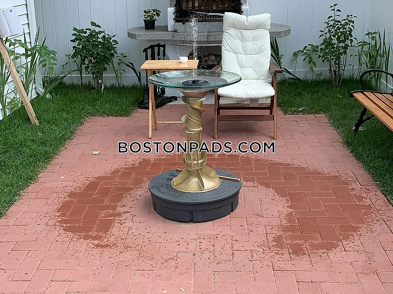 7 Webster St #1 — Photo 33
