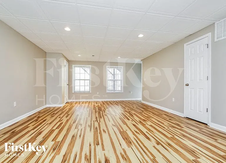 263 Carriage Ln — Photo 10