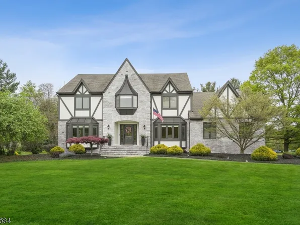 1 Stuart Ct, Washington Twp., NJ 07853