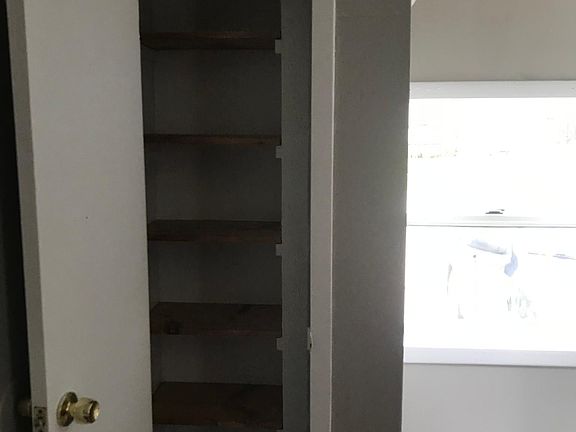 3rd image of 324 New St APT 2