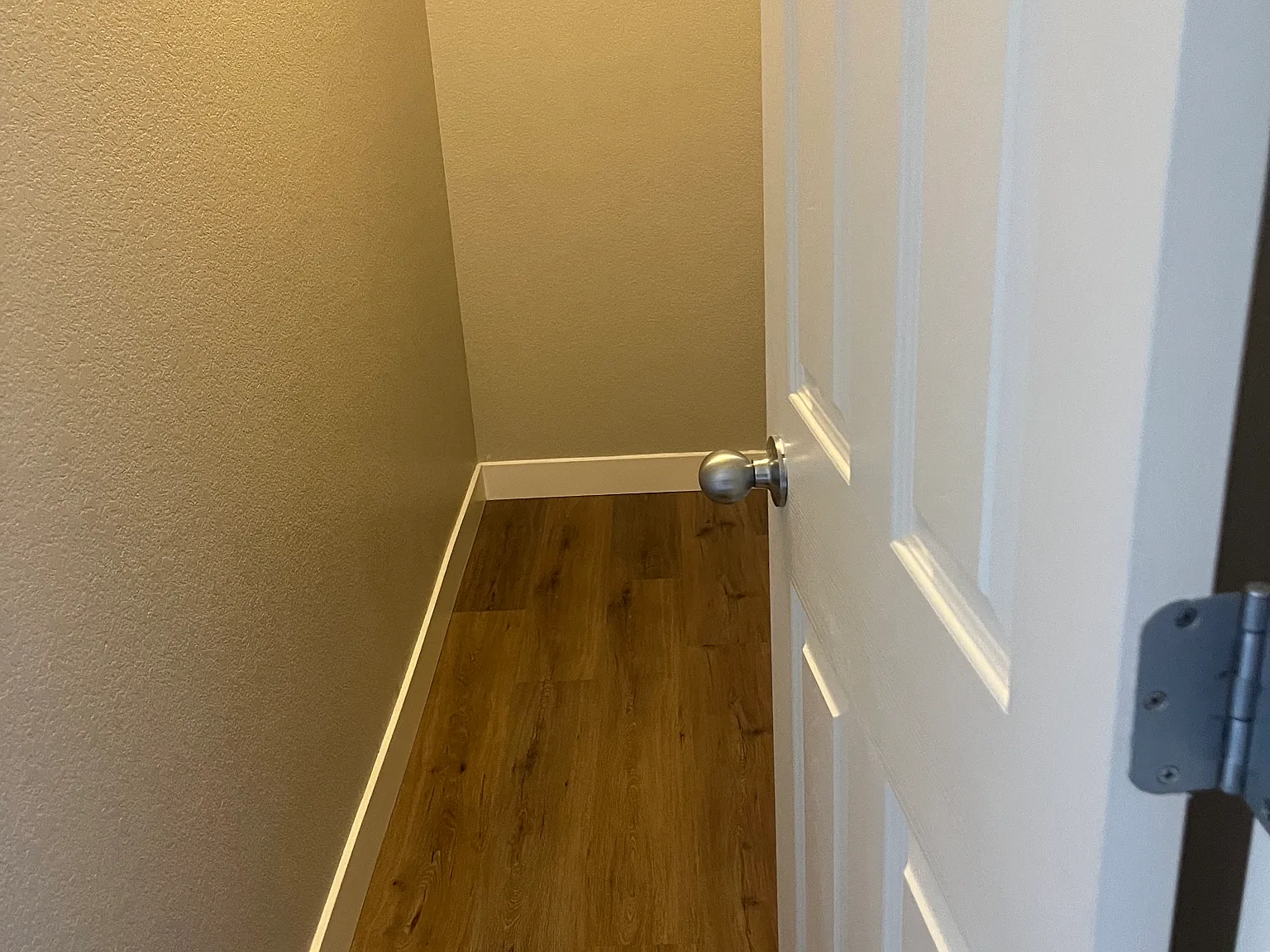 4 bed, 2.5 bath, 2045 sqft, $3,000 — Photo 3