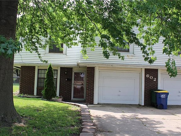 4th image of 602 NE Magellan Ave