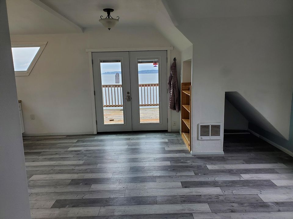 2nd image of 238 SW 292nd St