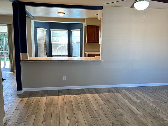 5th image of 1249 E La Jolla Dr