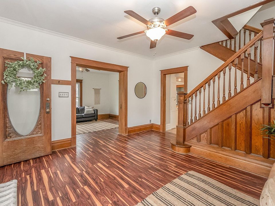 1709 Clay St, Cedar Falls, IA 50613 Zillow