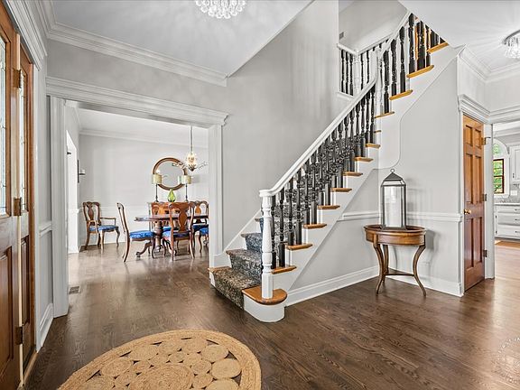 3rd image of 3002 Royal Queens Ct