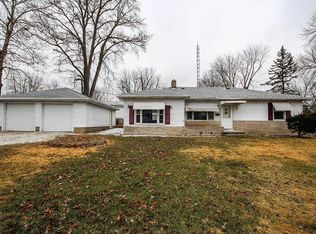 4 Brierwood Dr, Decatur, IL 62521