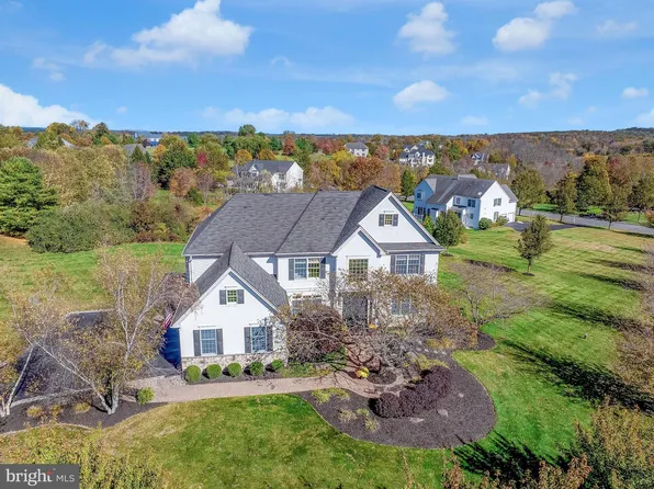 1 Surrey Ln, Lambertville, NJ 08530