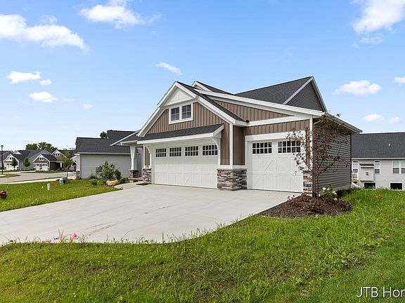 3rd image of 3781 Windsor Ridge Dr NE #49