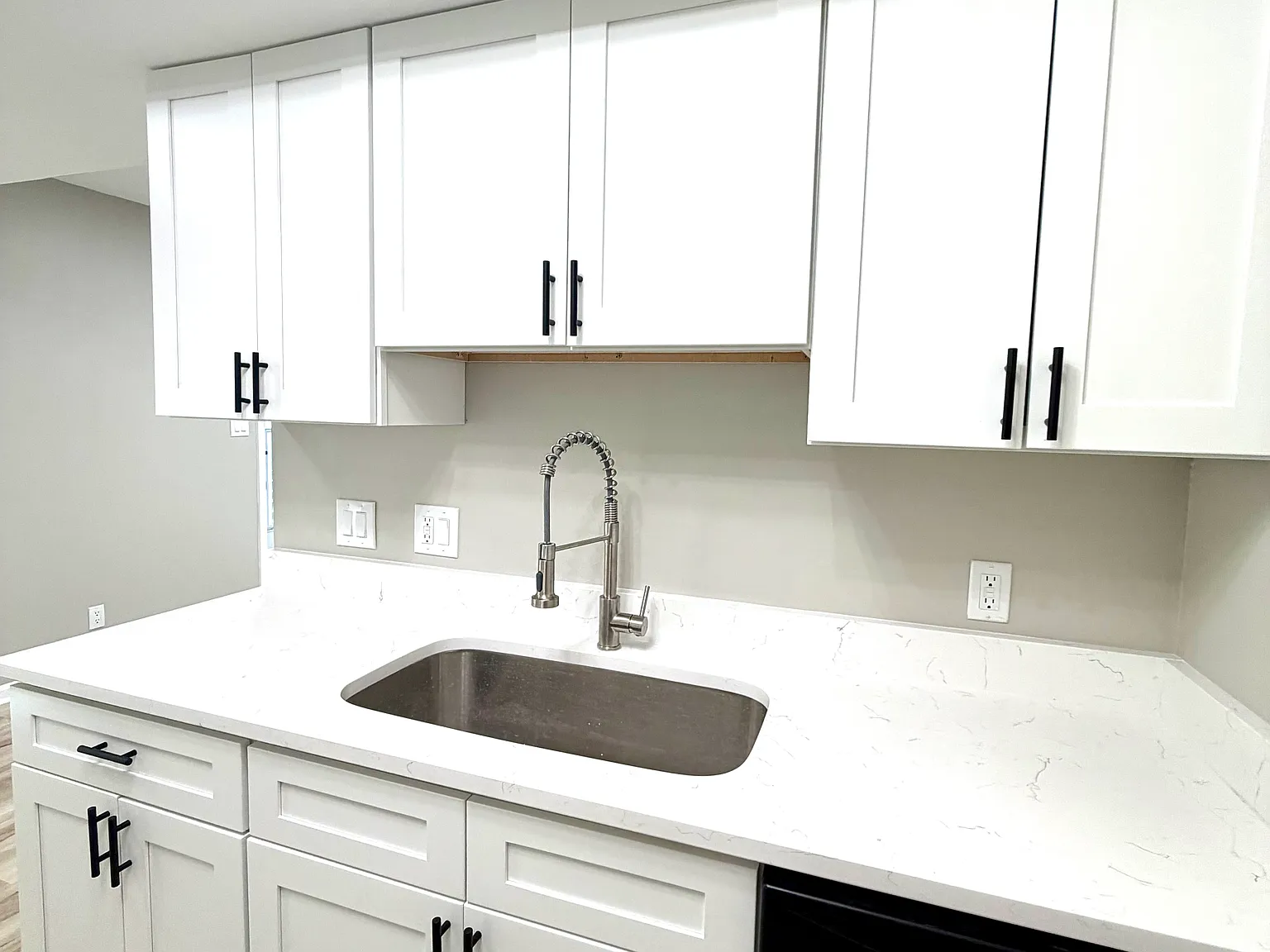 2 bed, 1.5 bath, 924 sqft, $2,400 — Photo 2