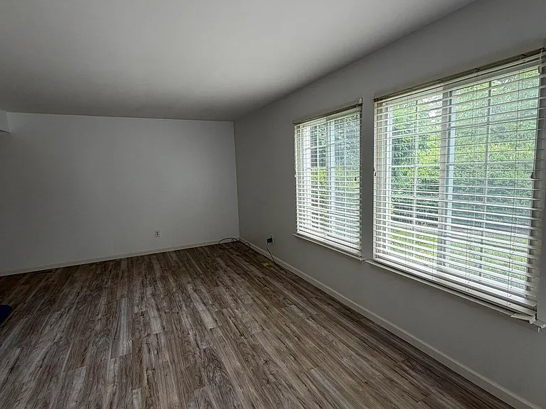 44418 Newburyport Dr — Photo 3
