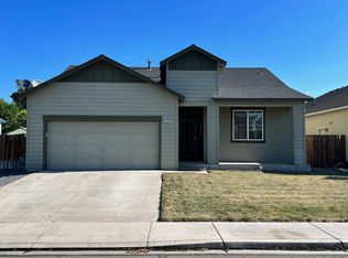 1230 Shadow Ln, Fernley, NV 89408