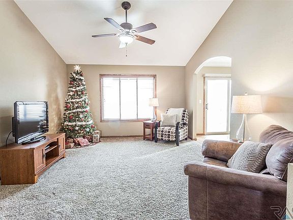 5th image of 7612 S Rose Crest Ct