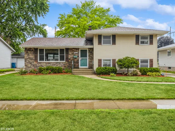 9214 Wildwood Dr, Highland, IN 46322