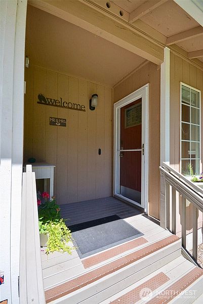 5th image of 18840 Rampart Drive SE