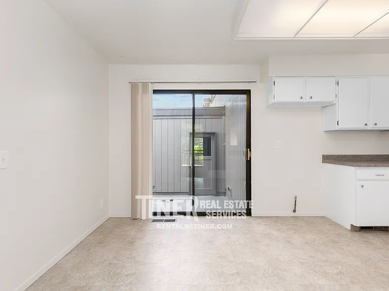 8708 Bluff Ln — Photo 10