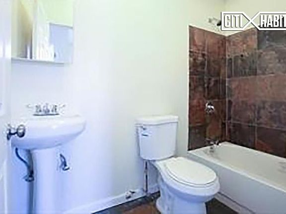 3rd image of 29 Buffalo Ave APT 2