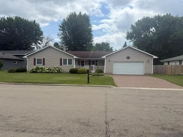 1717 Canary Dr, Albert Lea, MN 56007