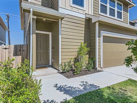 3rd image of 12108 Corsicana Trl