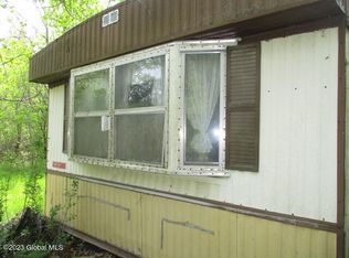 748 Hogback Rd, Crown point, NY 12928