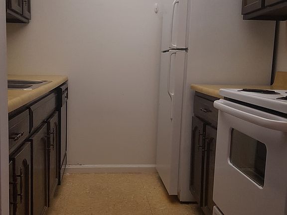 4th image of 2998 Wardall Ave APT 6