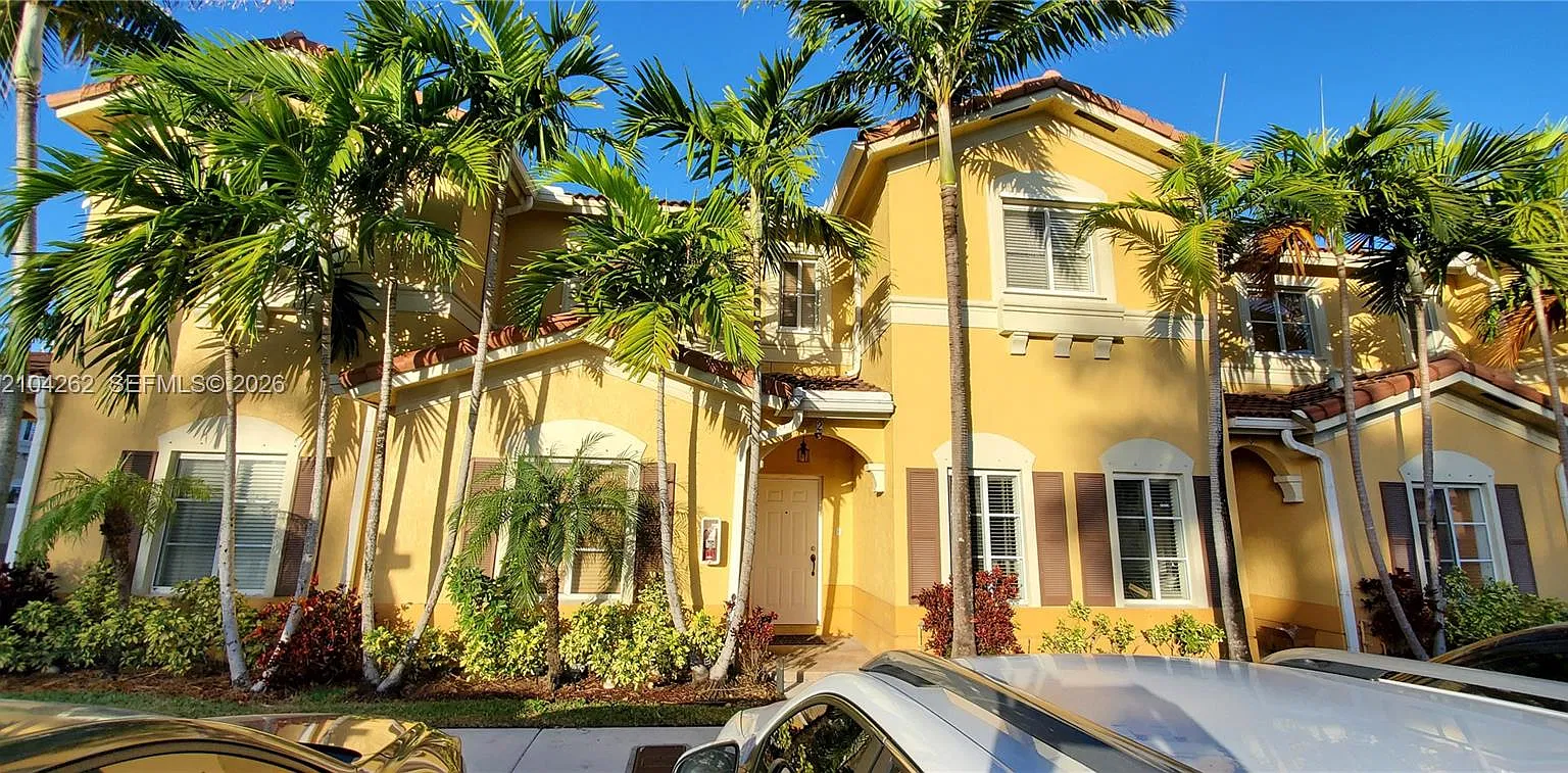 Leeward At Island At Doral — Photo 1