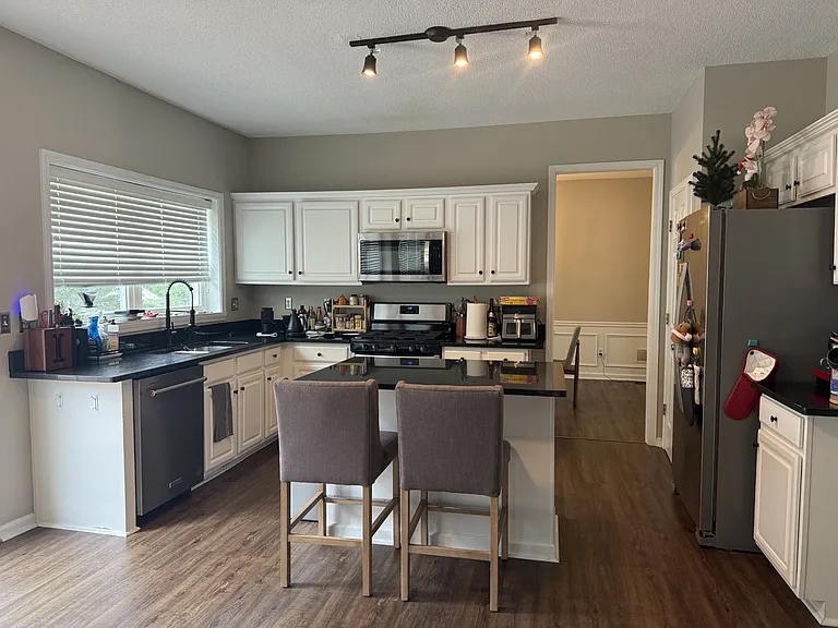 5805 Haterleigh Dr — Photo 9