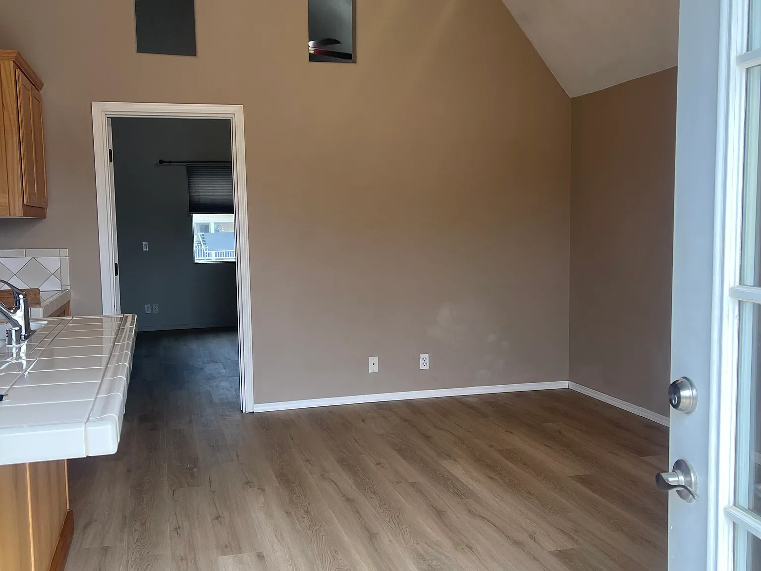 1 bed, 750 sqft, $1,800 — Photo 3