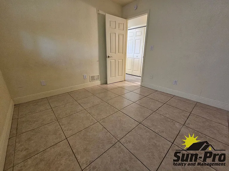 900 S Peninsula Dr — Photo 13