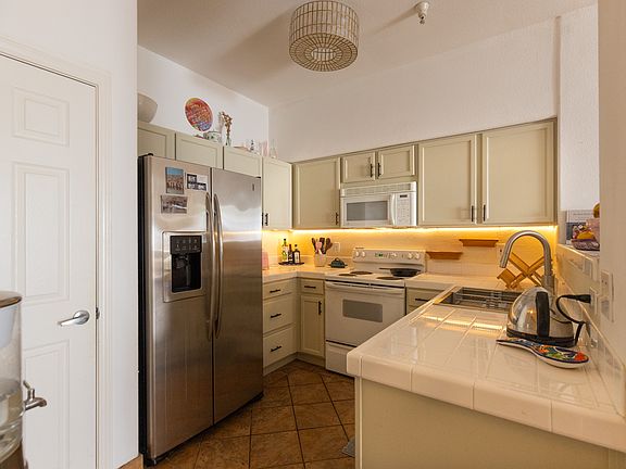 5th image of 204 Everson Dr