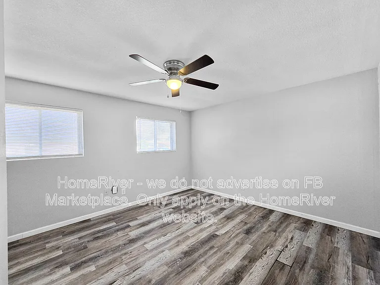 512 S 75th Pl — Photo 14