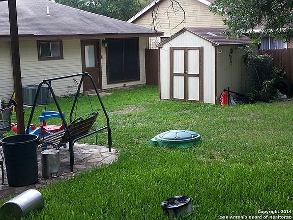 5th image of 9627 Woodland Hills Dr