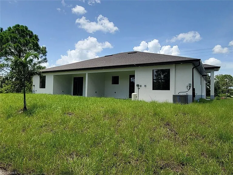886 Milwaukee Blvd — Photo 19