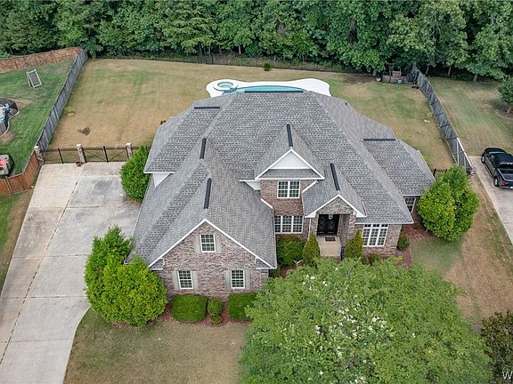 2nd image of 2931 Lake Crest Dr