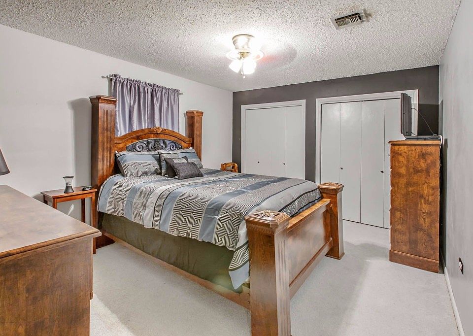 1st image of 133 Glenhill Dr