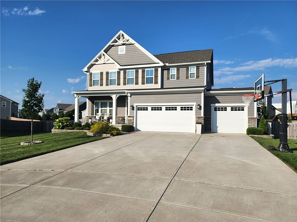 1st image of 421 Rebekah Ct