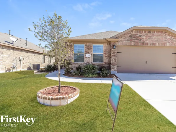 2205 Sadlers Creek Ln, Fort Worth, TX 76108