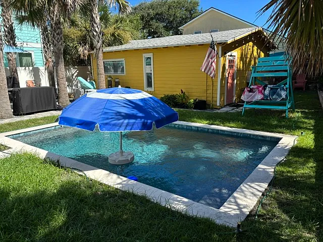 203 Oleander St #COTTAGE — Photo 9
