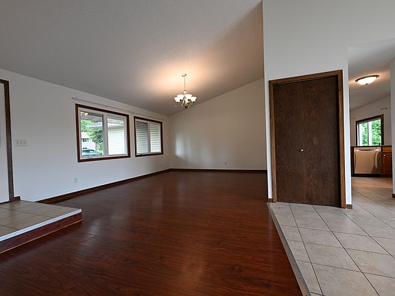 5th image of 14429 Portland Ave