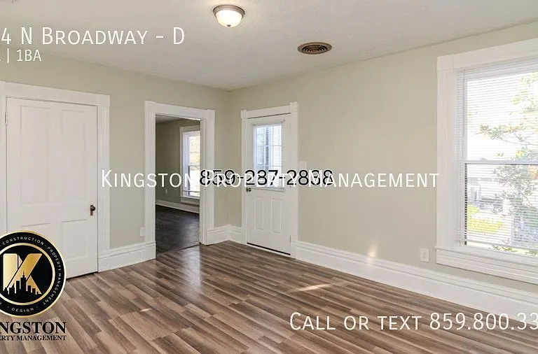 544 N Broadway St #D — Photo 8