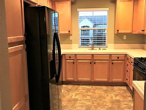 4th image of 1202 Esplanade Cir