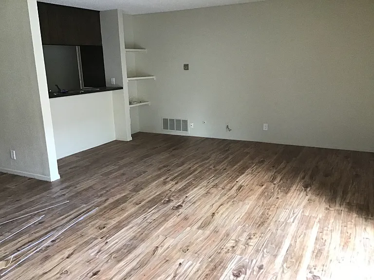 170 W Ripley St — Photo 2