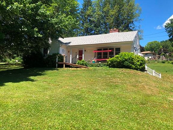 4th image of 46 Huckleberry Cir