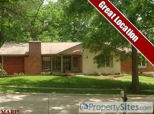808 La Feil Dr, Ballwin, MO