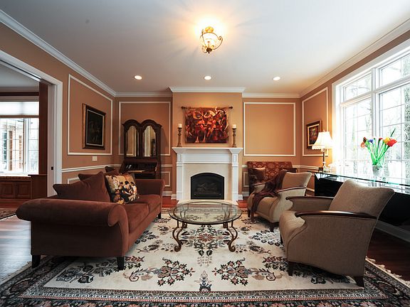 2nd image of 208 Northampton Ln