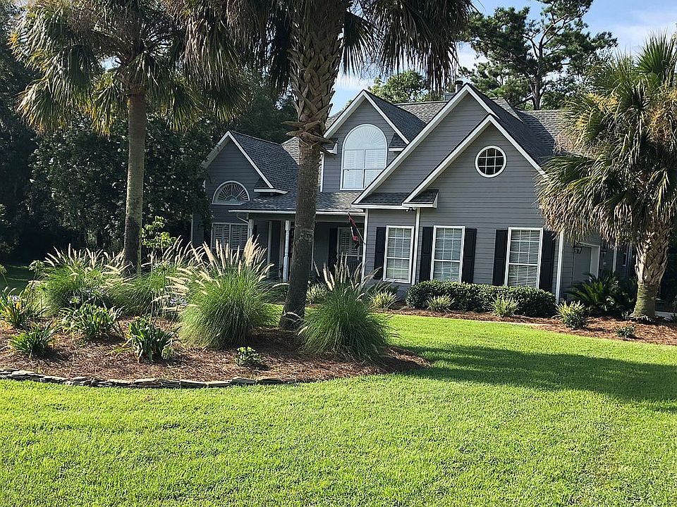 1st image of 902 Riverview Pl