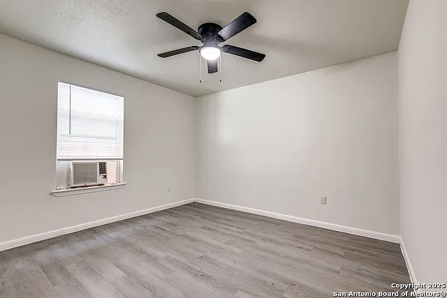 415 Elmwood Dr #B — Photo 14