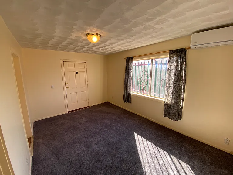 1628 1/2 Morton Ave — Photo 17